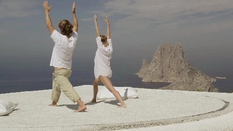 Leila - Yoga In The Sky