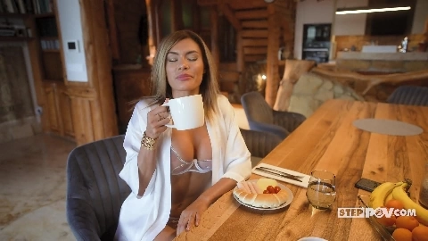 Attention Seeker - Kitana Lure