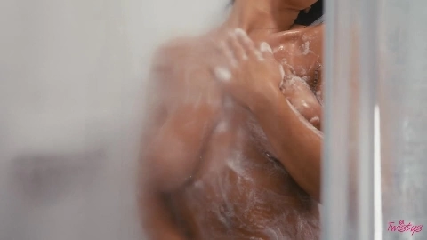 Arabelle Raphael And Queenie Sateen - WhenGirlsPlay