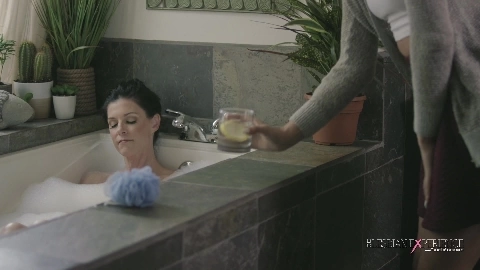 Adria Rae & India Summer Women Loving Girls