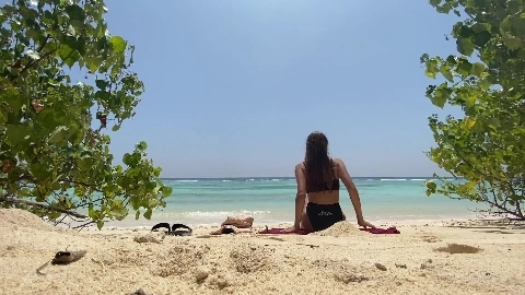 Returned to the hotel, jerked off and c - Clarke Amanda