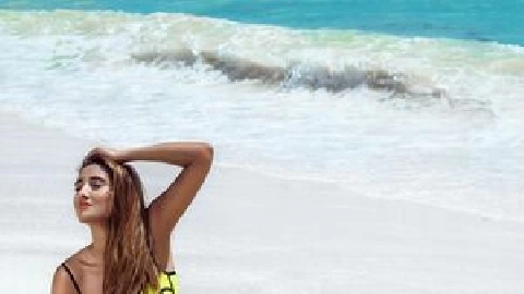 Jennifer Mendez 3on1 DP deepthroat, balls deep hardcore fuck, facial and cum swallow NF071