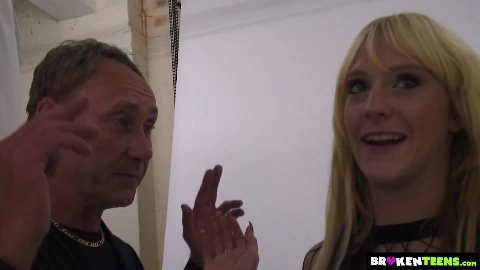 Kelly Lee slaps her own ass as she rides a thick dick - Broken teens