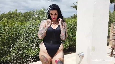 Cherrie Pie - NUDE OUTDOOR SHOWER - Cherry Pie naked and wet (nothingbutcurves)