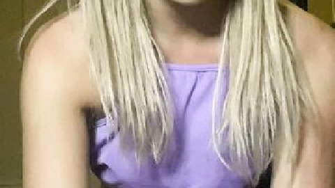 Bella Rose anal masturbation