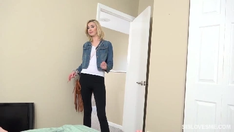 Abrazando la erección del hermanastro