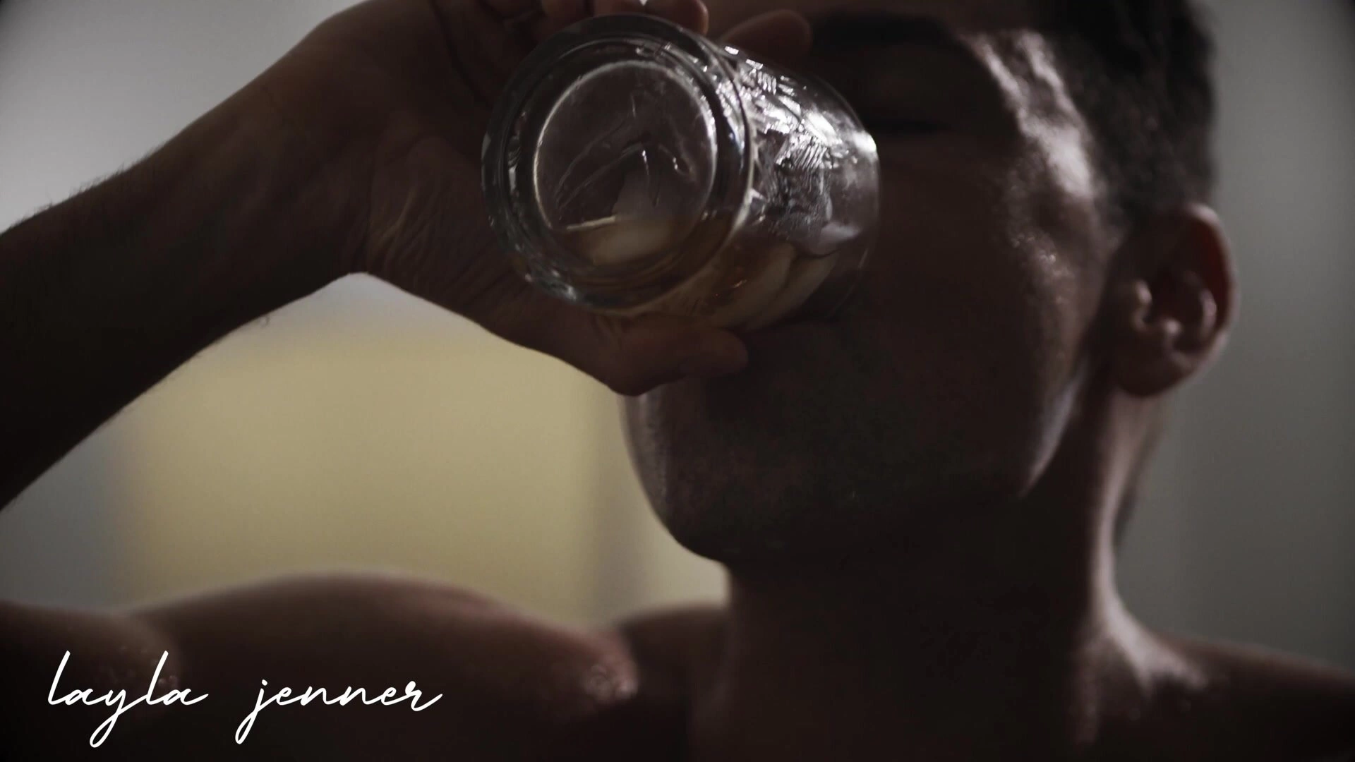 The woman invites the viewer