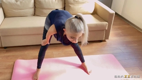Downblouse Yoga With Eva in 4K - Eva Elfie