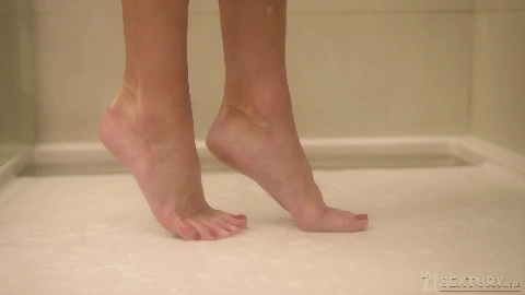 Hoes & Toes - Sybil