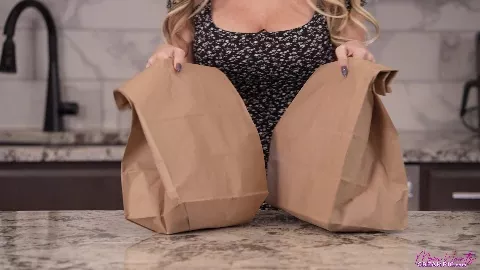 MomWantsCreampie - Gigi Dior - Mom Wants My Cum In Her Panties