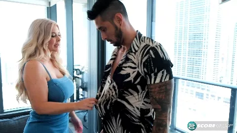 Busty 41 flowers Destiny James fucks her daughters boyfriend - Destiny James