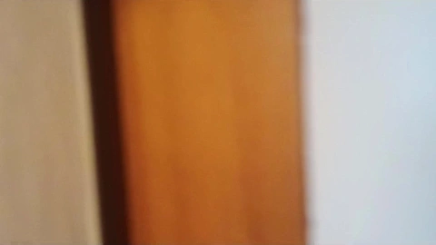Le hago una mamada a un desconocido en el hostel después de una fiesta - Latin Queen