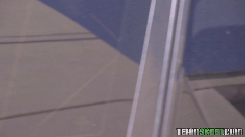 Oye Loca - Lilyan Red