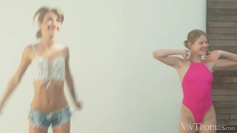 VivThomas - Viksi And Valeria Mint - Summer Kisses