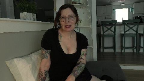 Milky Stepmommy Helps You - Bettie Bondage