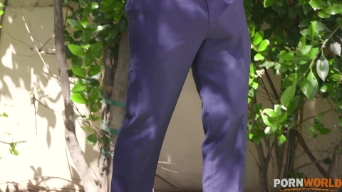 Vanna Bardot - PornWorld - Neighborhood Stud Digs Out Horny Slut