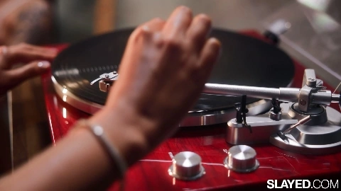 Vanna Bardot - Slayed - Sweet Music - April Olsen