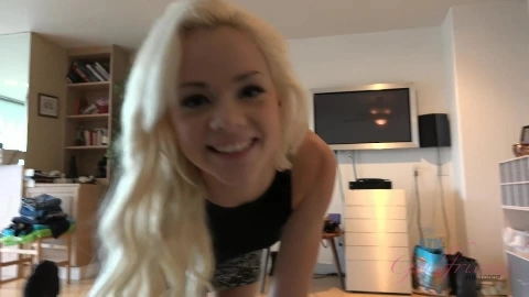 Handjob - Elsa Jean