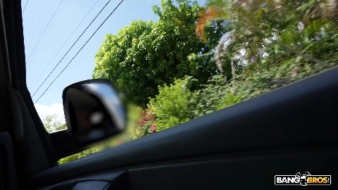 Pulling Up On Molly - Molly Cooper