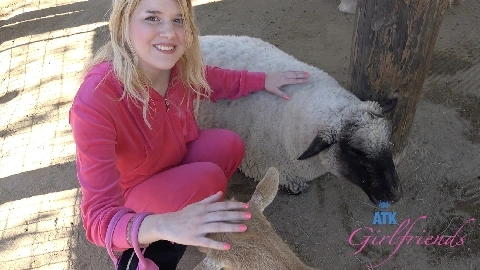 Farm Date 1 - Dez Hansen