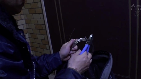 MEYD-832 A Homeless Young Man Who Lived Under His House And A Married Woman Mary Tachibana