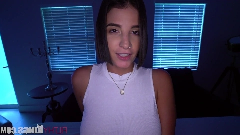 The mermaid receives a grimy massage.