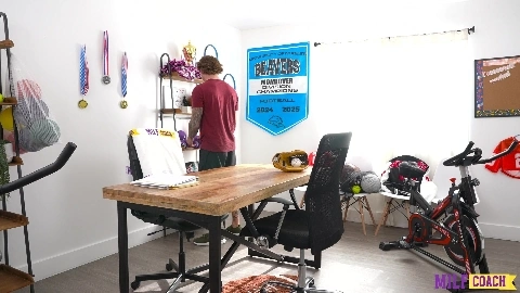 Paris Lincoln Coach Says A Clean Cock Wins Games - MilfCoach