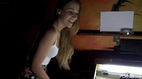 alexis crystal and daphne klyde - Porn18