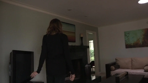 When a hot babe breaks into your house - Girls Allowed